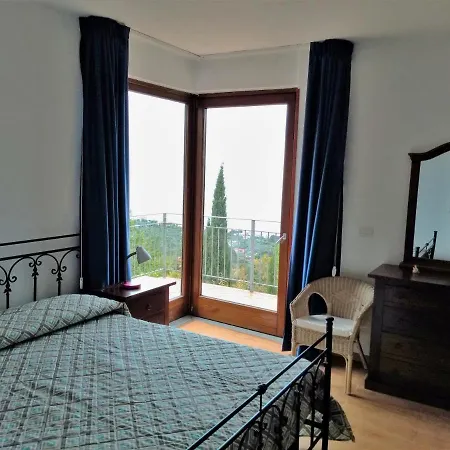 Деревянный коттедж Casa Montesano