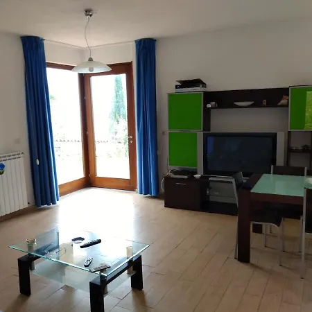 Деревянный коттедж Casa Montesano